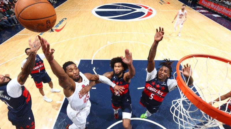 替补球员上场直接送出助攻，全场惊讶