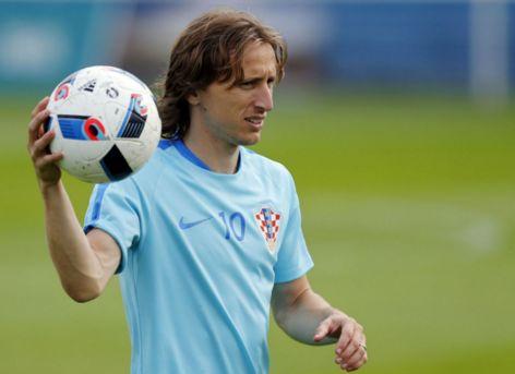 NBA杯战报：基昂特·乔治31分6助，爵士128-119击败国王